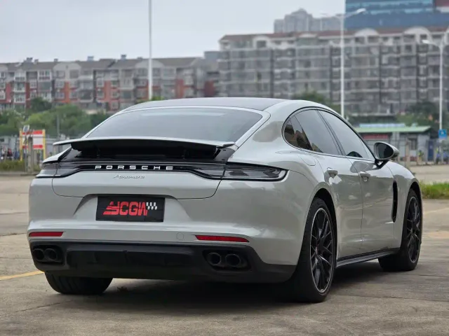 Porsche Panamera — Фото автомобиля 12