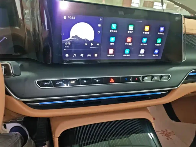 Hongqi H9 — Фото автомобиля 12