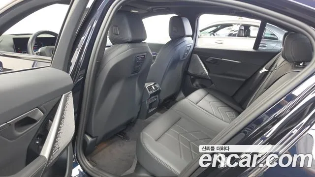 BMW 5 Series G60 — Фото автомобиля 16