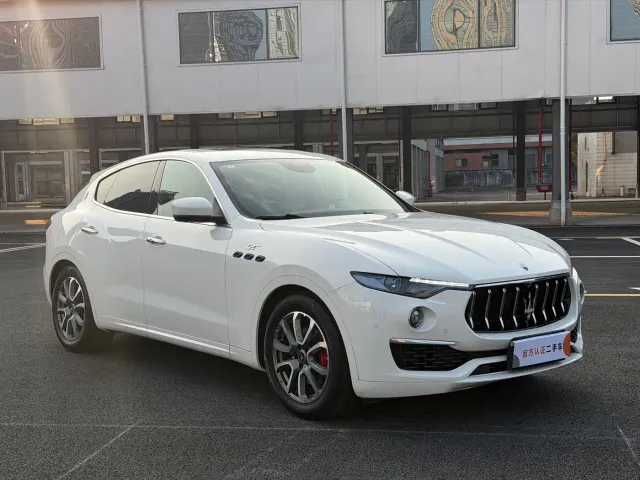 Maserati Levante — Фото автомобиля 11