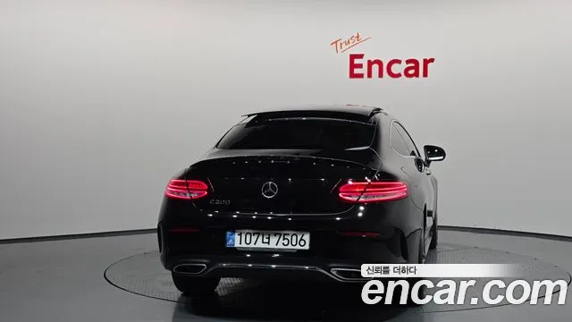 Mercedes-Benz C-Class — Фото автомобиля 4