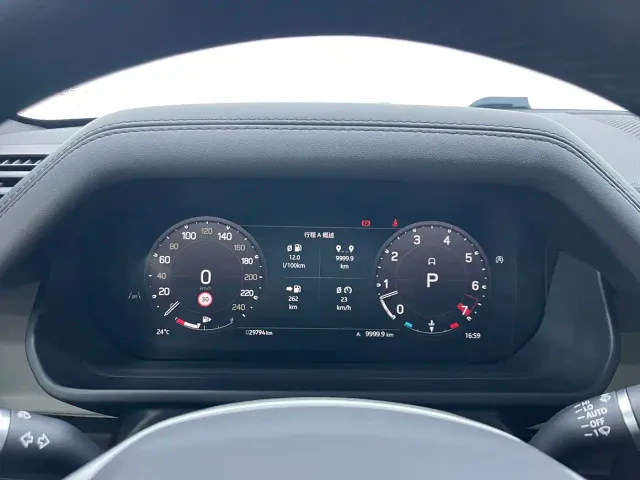 Land Rover Defender — Фото автомобиля 12