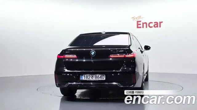 BMW 7 Series G70 — Фото автомобиля 4
