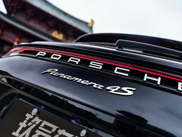 Porsche Panamera — Фото автомобиля 5