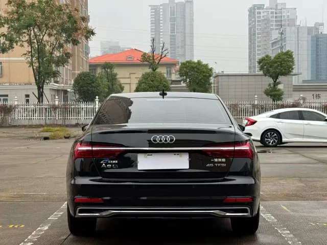 Audi A6L — Фото автомобиля 13
