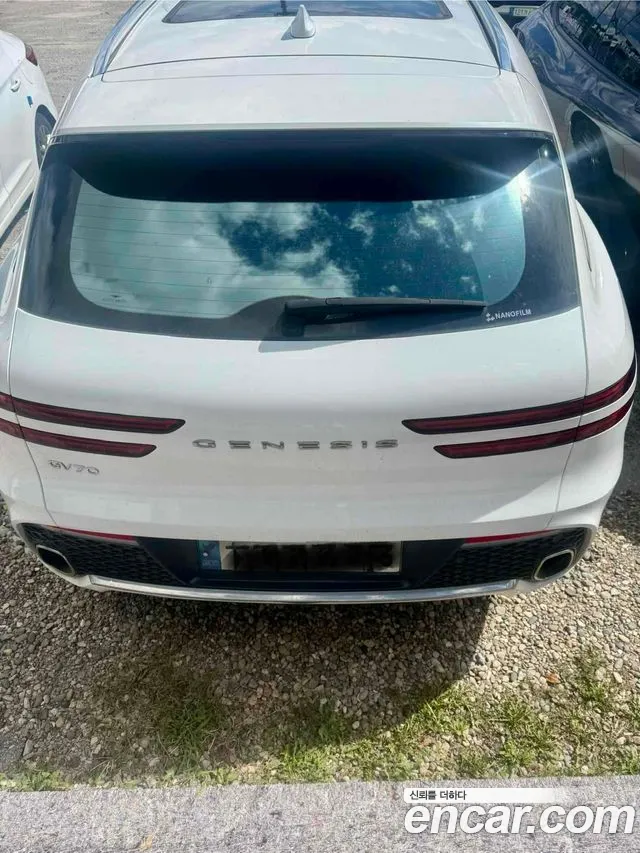 Genesis GV70 — Фото автомобиля 5