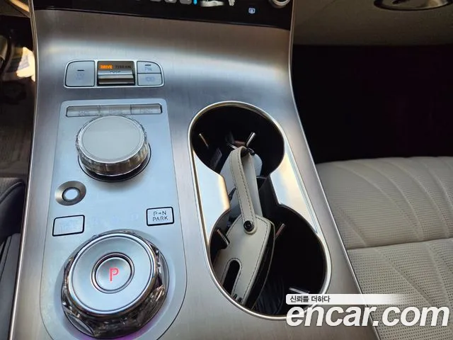 Genesis GV70 — Фото автомобиля 17