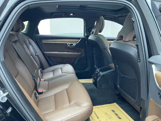 Volvo S90 — Фото автомобиля 14