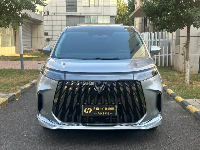 Arcfox Wendao V9 — Фото автомобиля 2