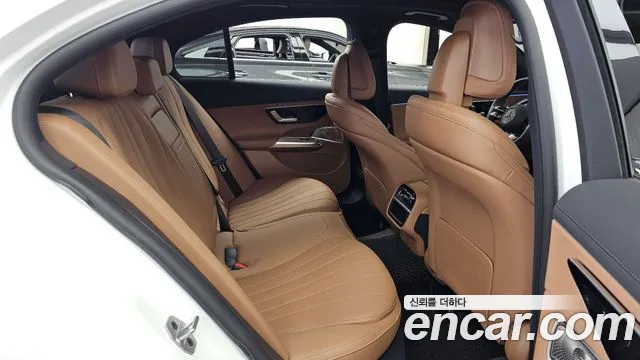 Mercedes-Benz E-Class — Фото автомобиля 18