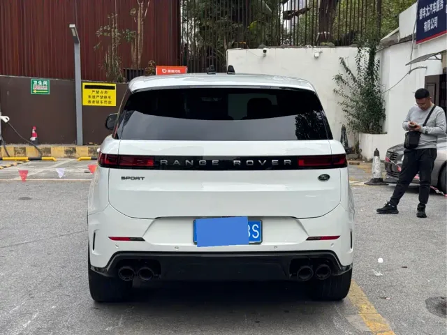 Land Rover Range Rover Sport — Фото автомобиля 4