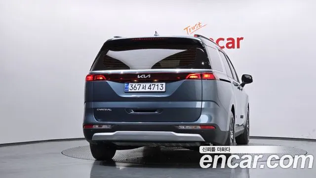 Kia Canival — Фото автомобиля 4