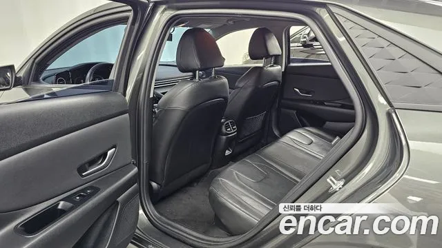 Hyundai Avante CN7 — Фото автомобиля 18