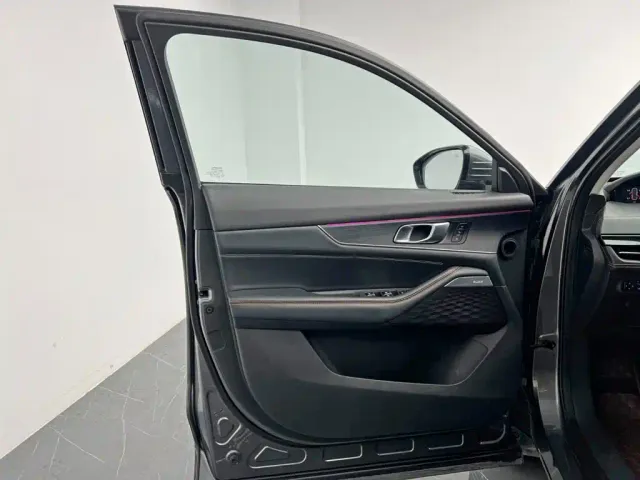Changan UNI-K iDD — Фото автомобиля 11