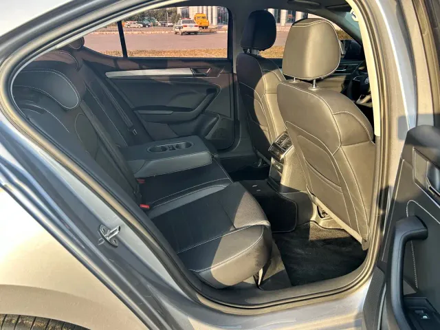 Skoda Superb — Фото автомобиля 12