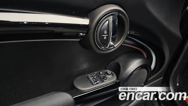 Mini Cooper Cooper Classic — Фото автомобиля 16