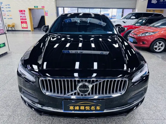 Volvo S90 — Фото автомобиля 2