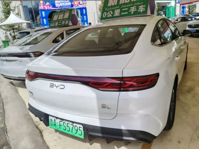 BYD Qin L — Фото автомобиля 7
