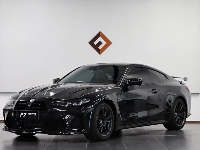 Фотография автомобиля — BMW M4
