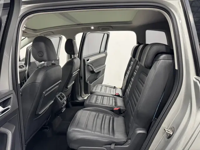 Volkswagen Touran — Фото автомобиля 6