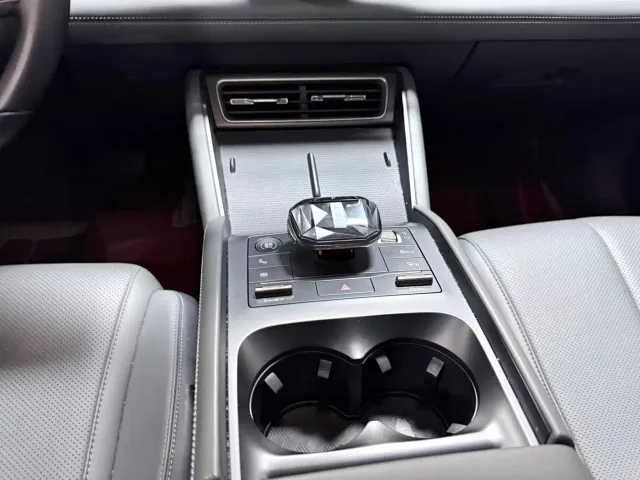 BYD Qin L — Фото автомобиля 15