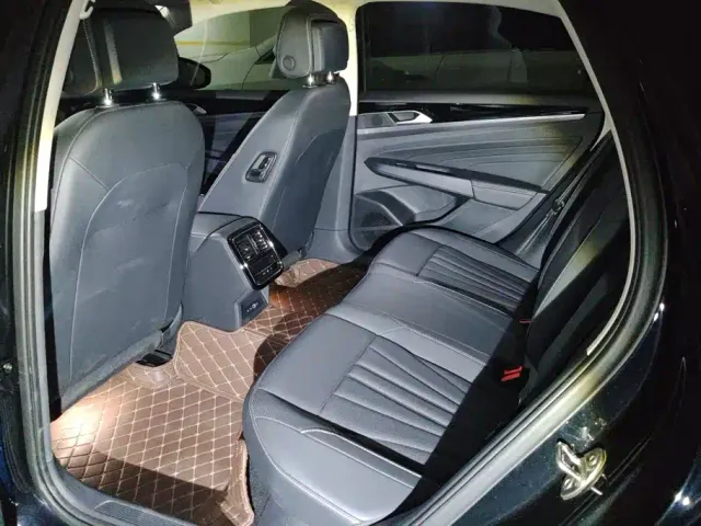 Volkswagen Passat — Фото автомобиля 11