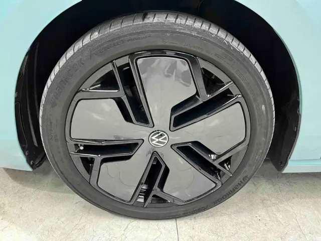 Volkswagen Passat — Фото автомобиля 25