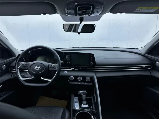 Hyundai Elantra — Фото автомобиля 6