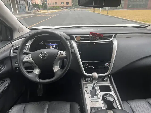 Nissan Murano — Фото автомобиля 13