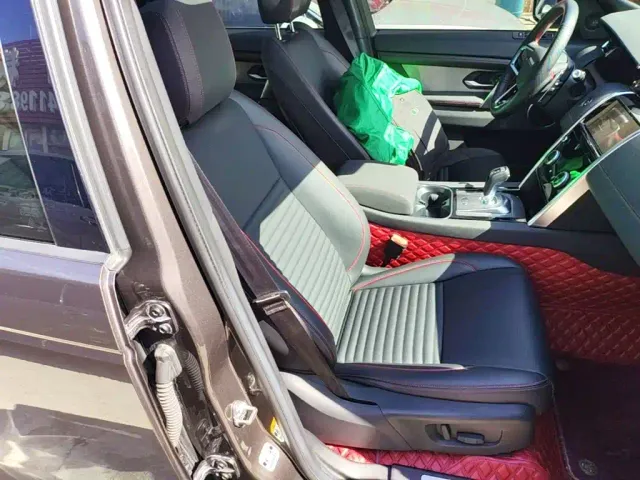 Land Rover Discovery Sport — Фото автомобиля 24