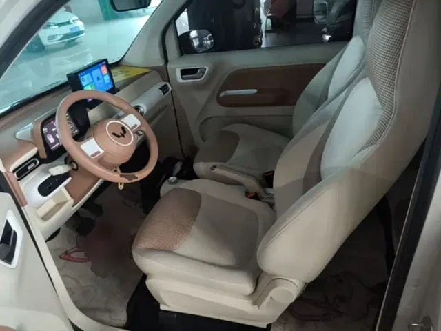 Wuling Hongguang Mini EV — Фото автомобиля 14