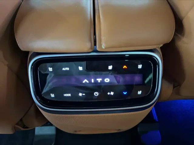 Aito M7 — Фото автомобиля 17