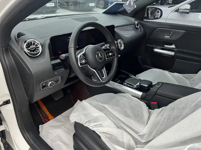 Mercedes-Benz Mercedes-Benz GLA 2023 GLA 220 — Фото автомобиля 2