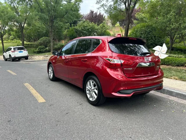 Nissan Tiida — Фото автомобиля 5