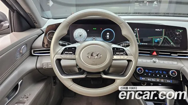 Hyundai AVANTE Avante (CN7) — Фото автомобиля 12