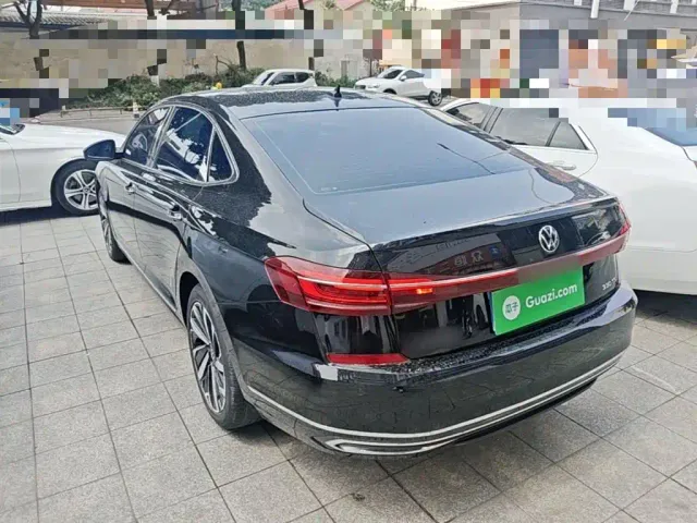 Volkswagen Passat — Фото автомобиля 4