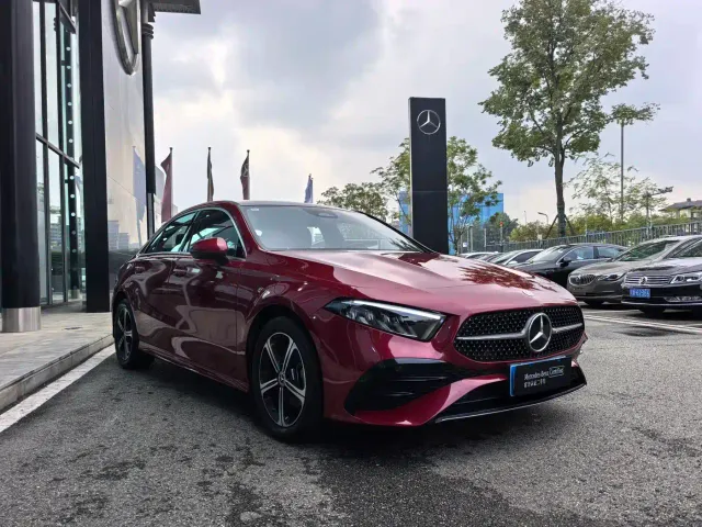 Mercedes-Benz A-Class — Фото автомобиля 3