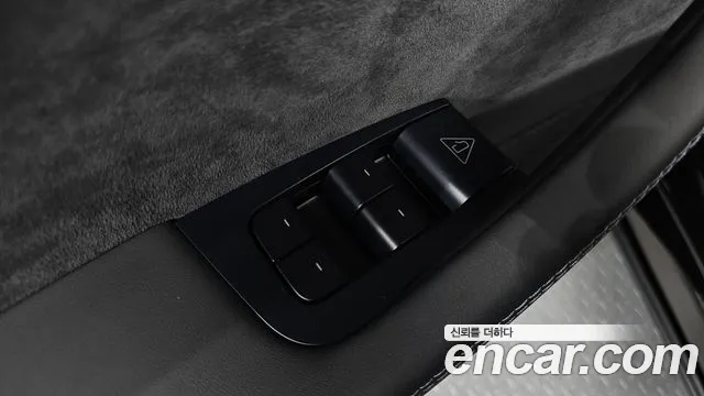 Tesla Model Y — Фото автомобиля 29