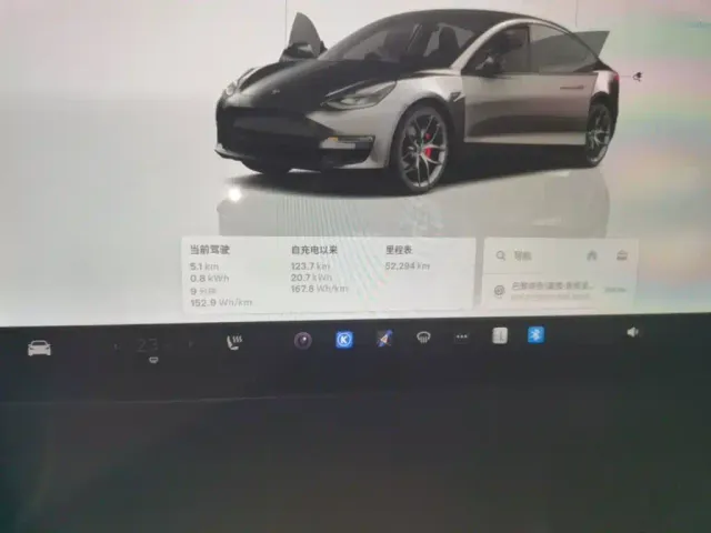 Tesla Model 3 — Фото автомобиля 11