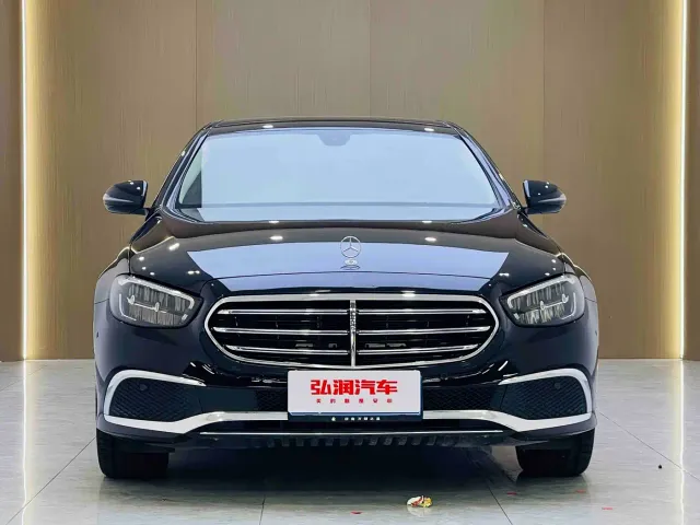 Mercedes-Benz E-Class — Фото автомобиля 2