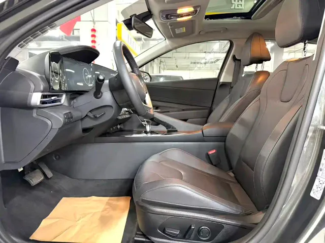 Hyundai Elantra — Фото автомобиля 4