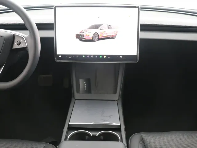 Tesla Model 3 — Фото автомобиля 8