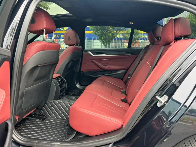 BMW 5 Series — Фото автомобиля 10