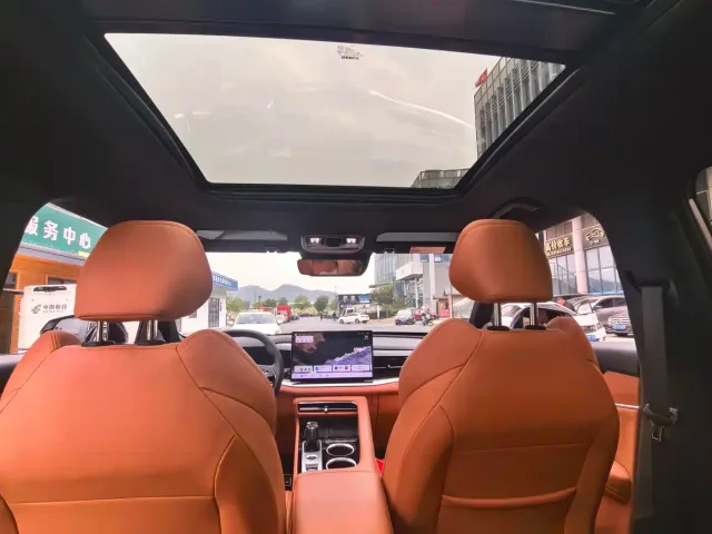 Geely Boyue — Фото автомобиля 8