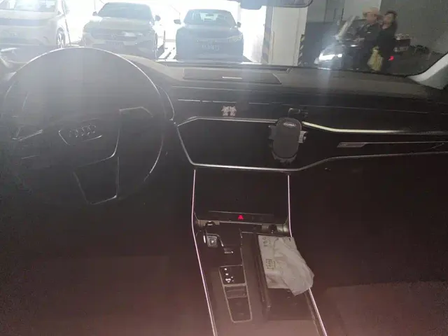 Audi A6L — Фото автомобиля 11