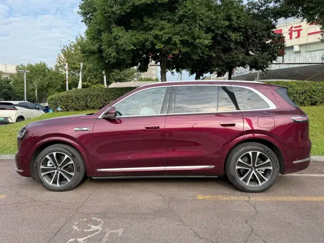 Aito M7 — Фото автомобиля 3