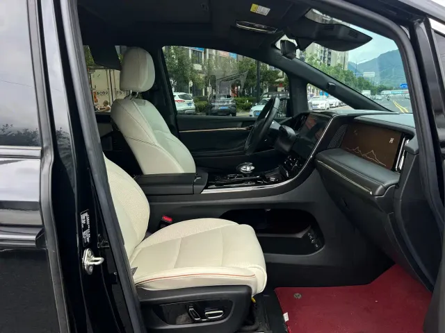 GAC Trumpchi M8 — Фото автомобиля 22