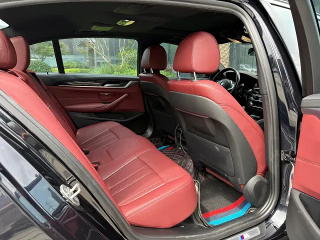 BMW 5 Series — Фото автомобиля 11