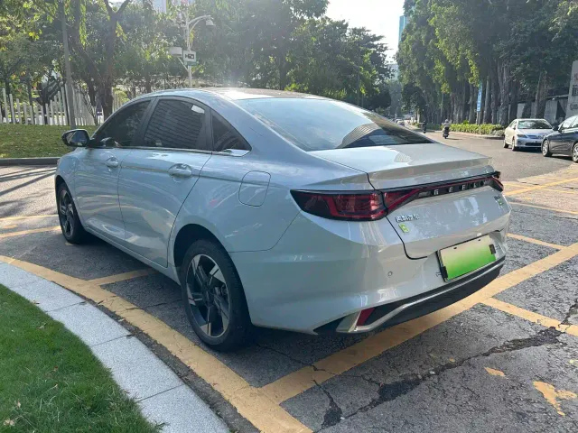 Geely Emgrand L — Фото автомобиля 6