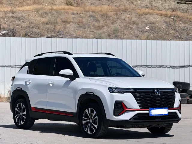 Changan CS35 Plus — Фото автомобиля 3